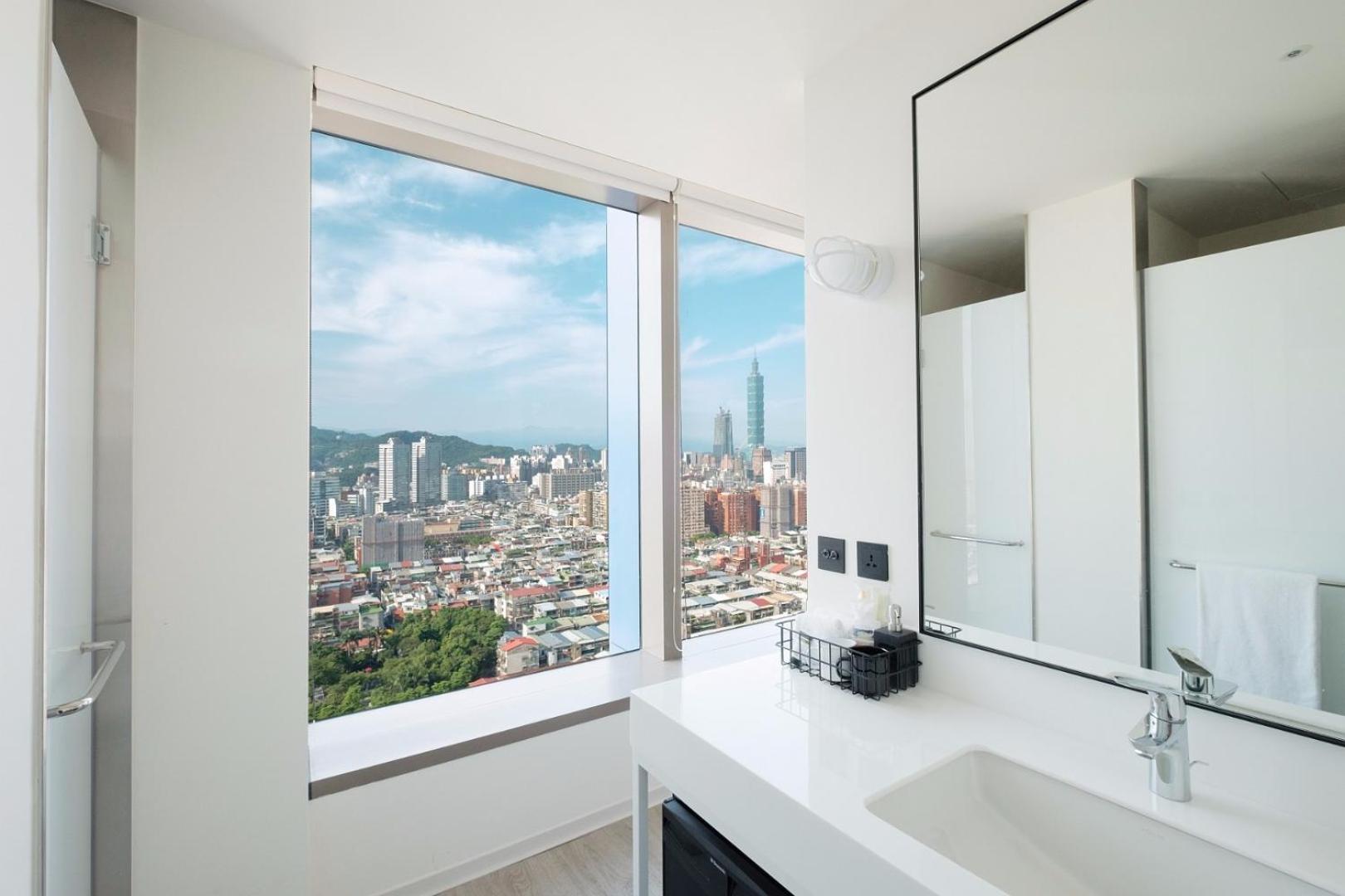 Amba Taipei Songshan Exterior photo